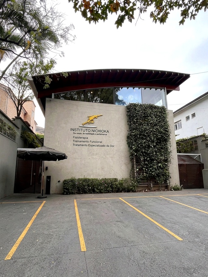 Fachada da Unidade 1 do Instituto Nichioka em 2088, clínica de fisioterapia, pilates e reabilitação