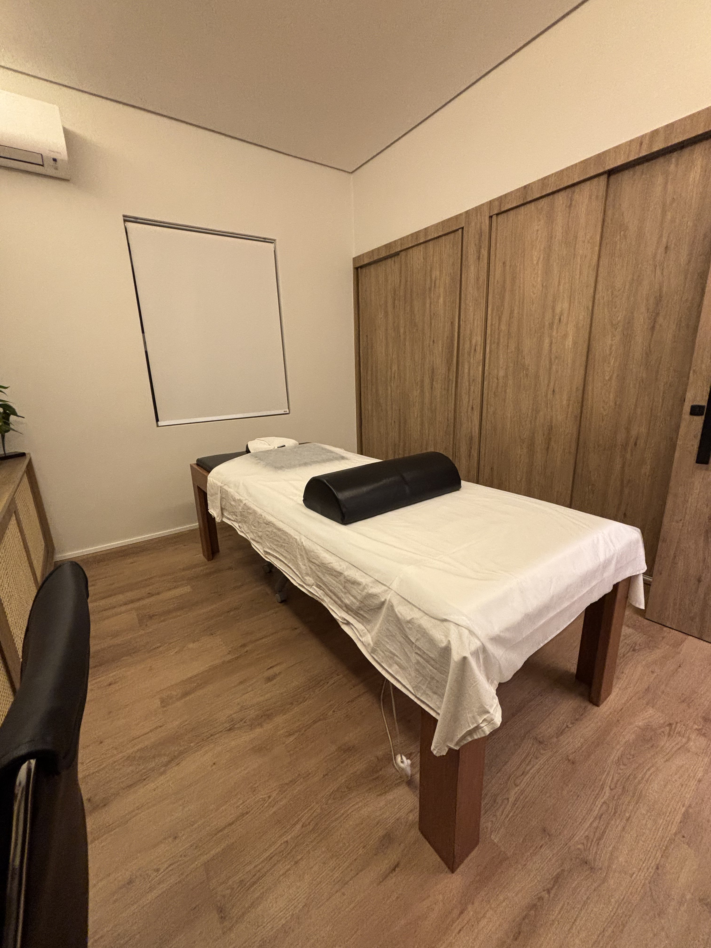 Sala preparada para massoterapia